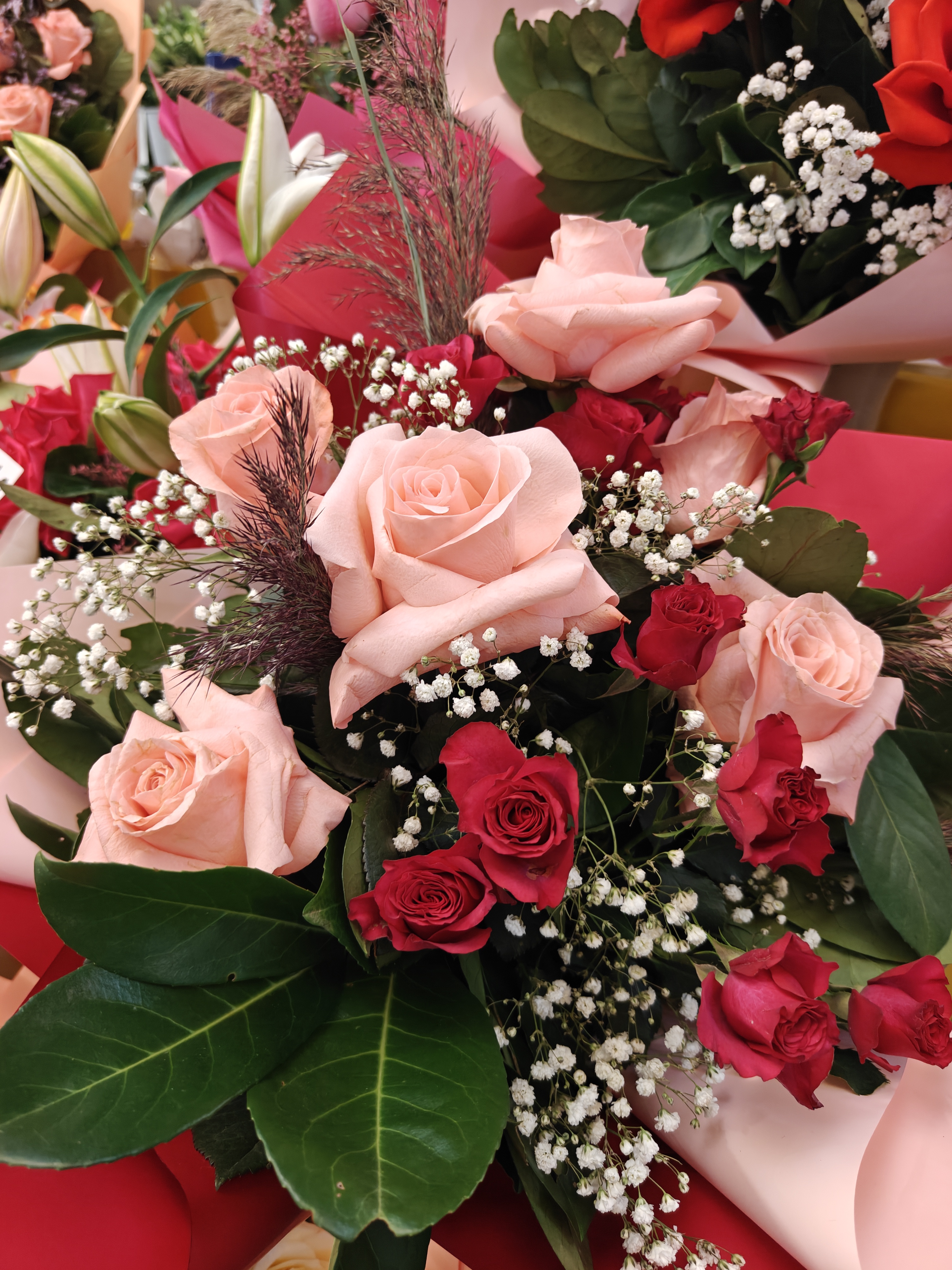 Buchet trandafiri de vânzare în Piața de Flori Arad