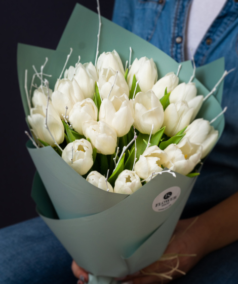 Buchet lalele de vânzare în Piața de Flori Galati