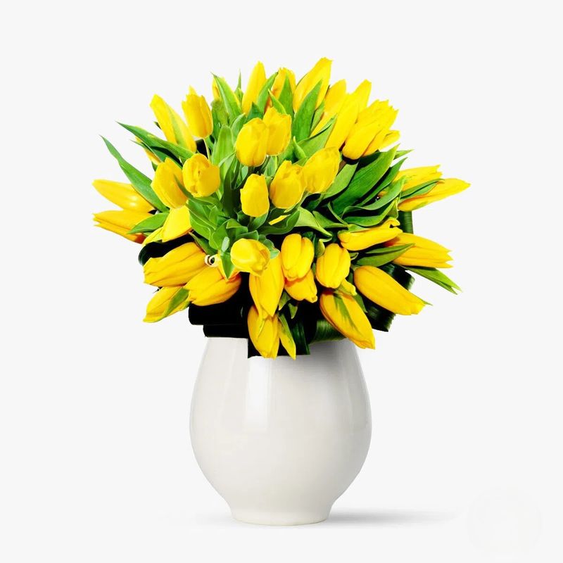 Buchet lalele de vânzare în Piața de Flori Pitesti